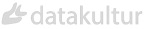 Datakulturs logotyp in grått.